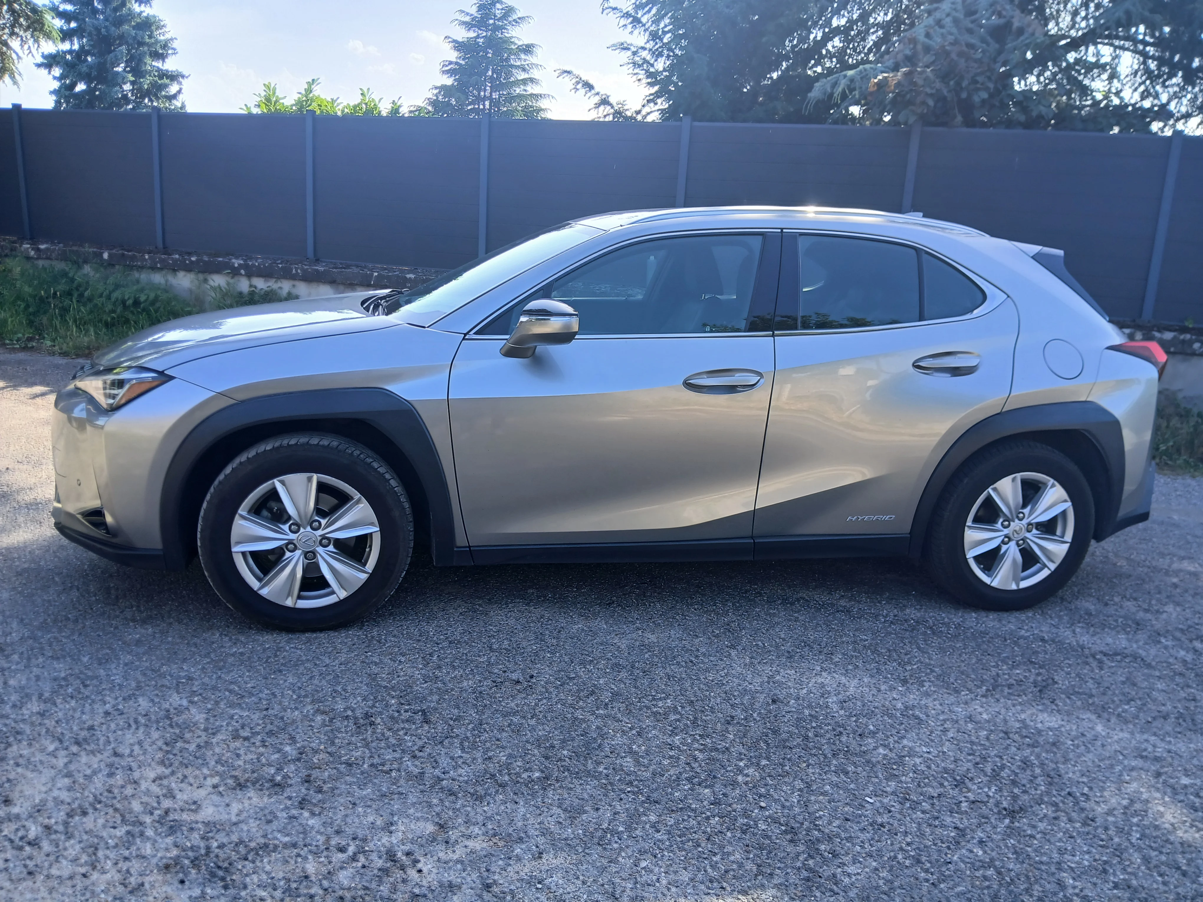 Vends Lexus UX 250h 4WD Pack Confort